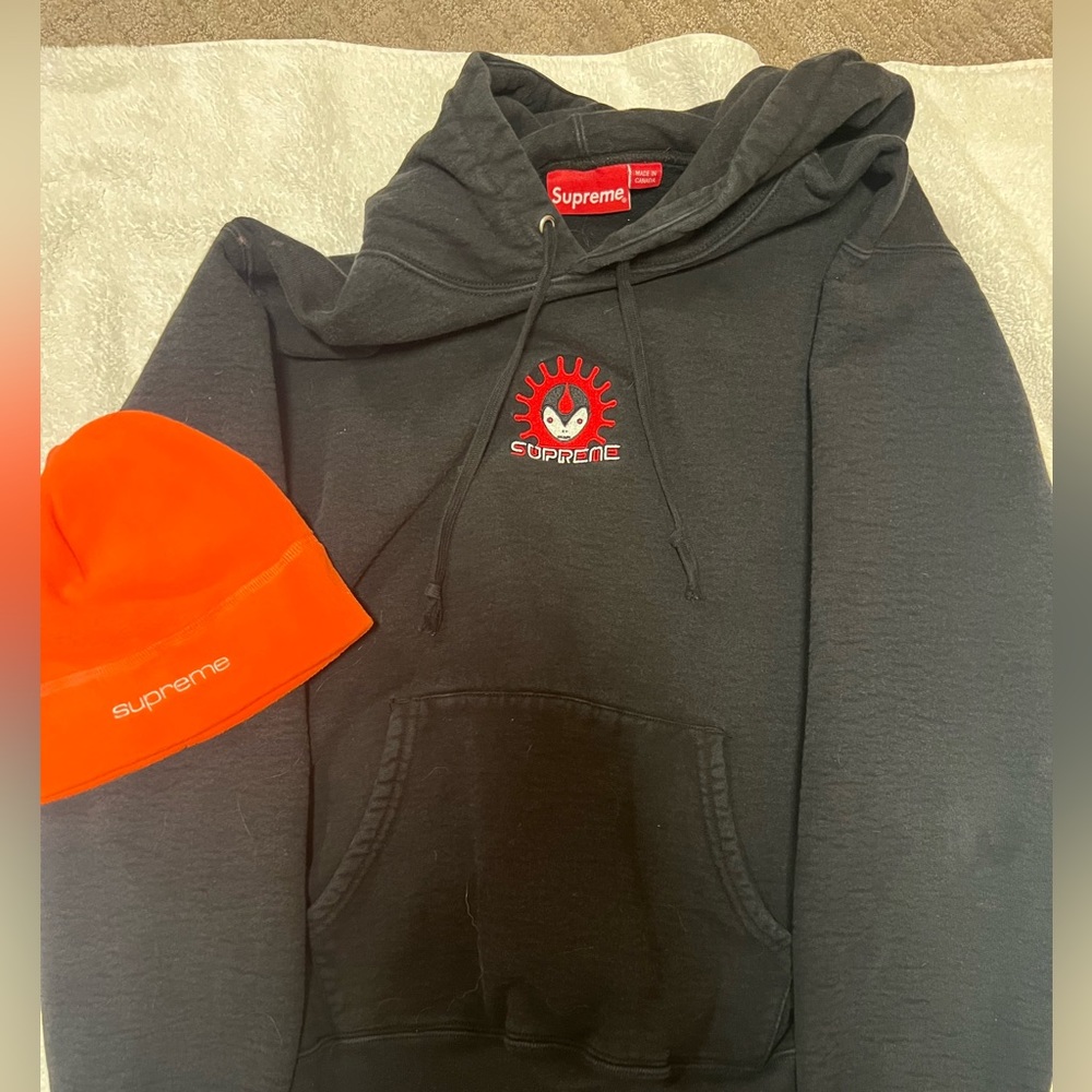 SUPREME HOODIE AND HAT